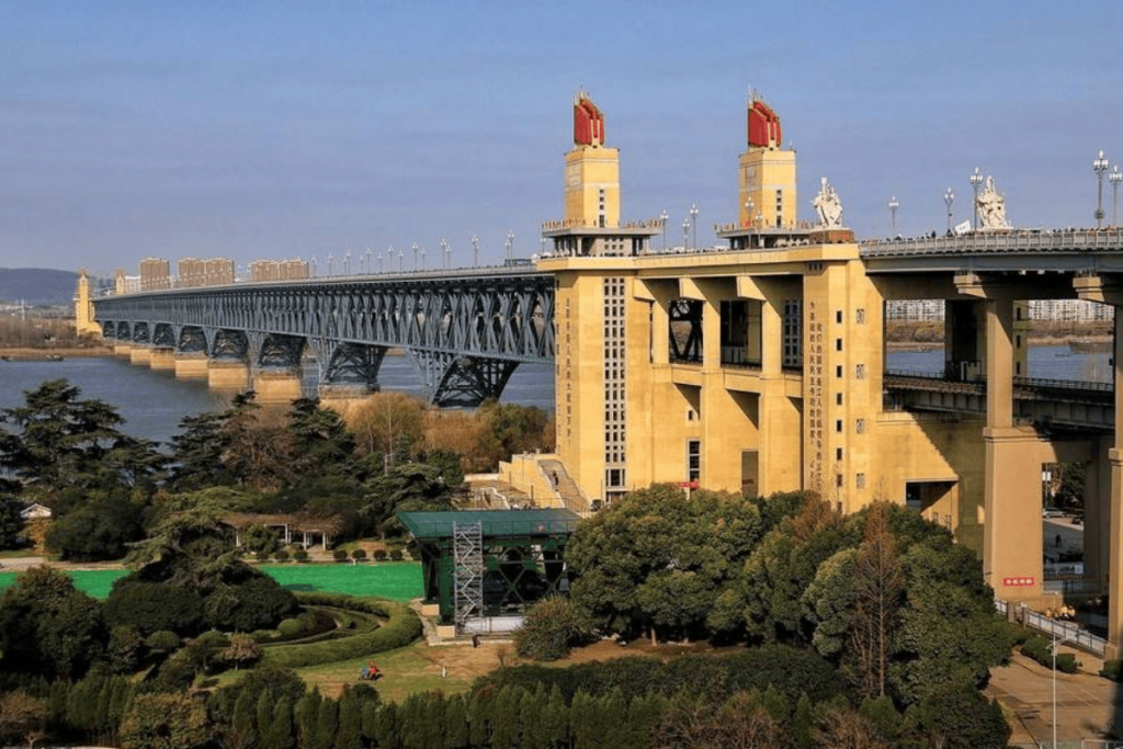 Nanjing Yangtze River Bridge (Maintenance Paint)